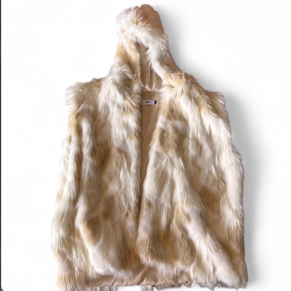 UMREN faux fur cream vest with hood
